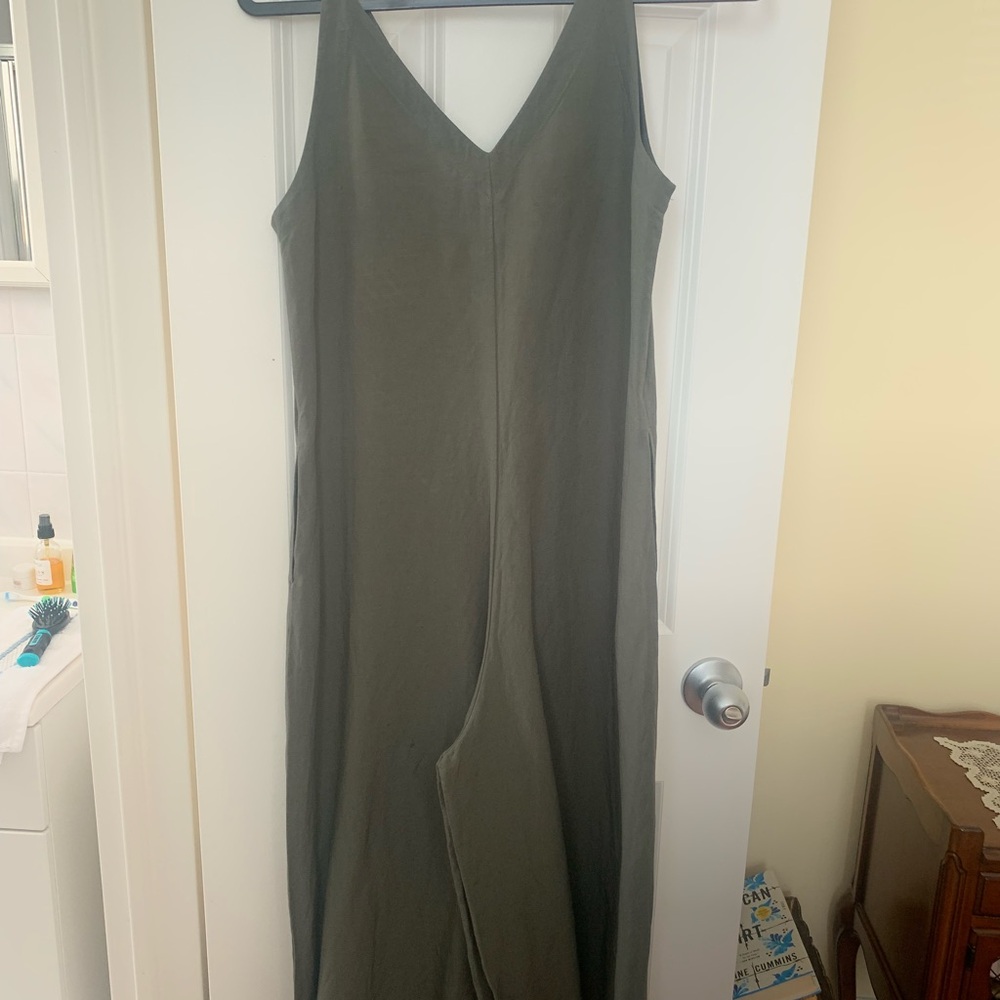 Green Sleeveless UNIGLO V-Neck Sheath Jumpsuit